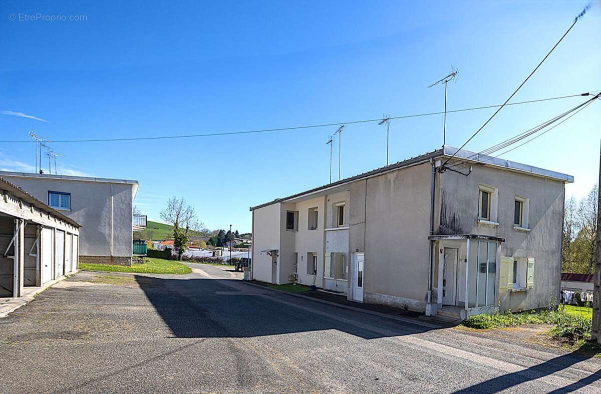 Appartement à PANISSIERES