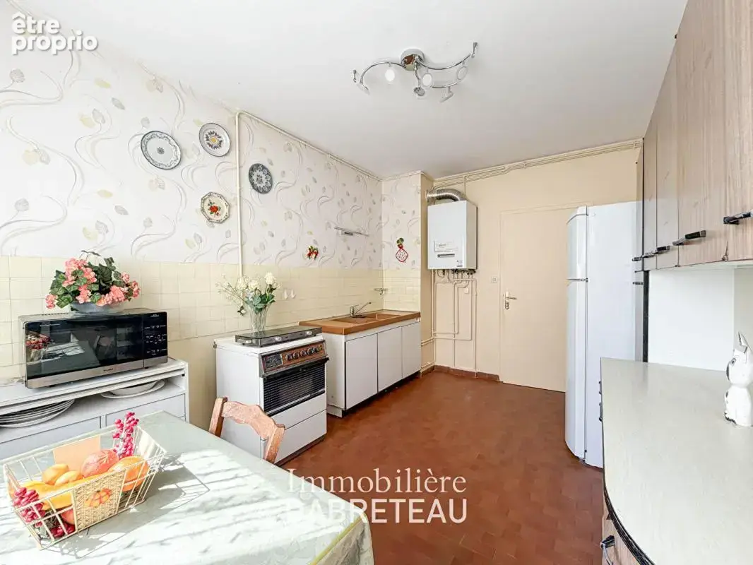 Lyon 6ème - Appartement traversant de 63M2 + grenier + parking - photo 4