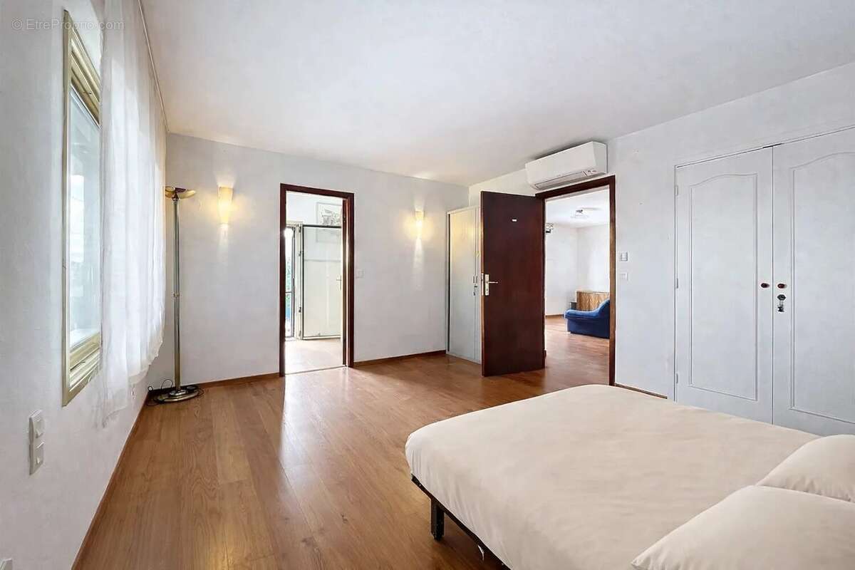 Maison à SAINT-LAURENT-DU-VAR