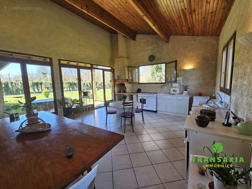 Maison à BERNOS-BEAULAC