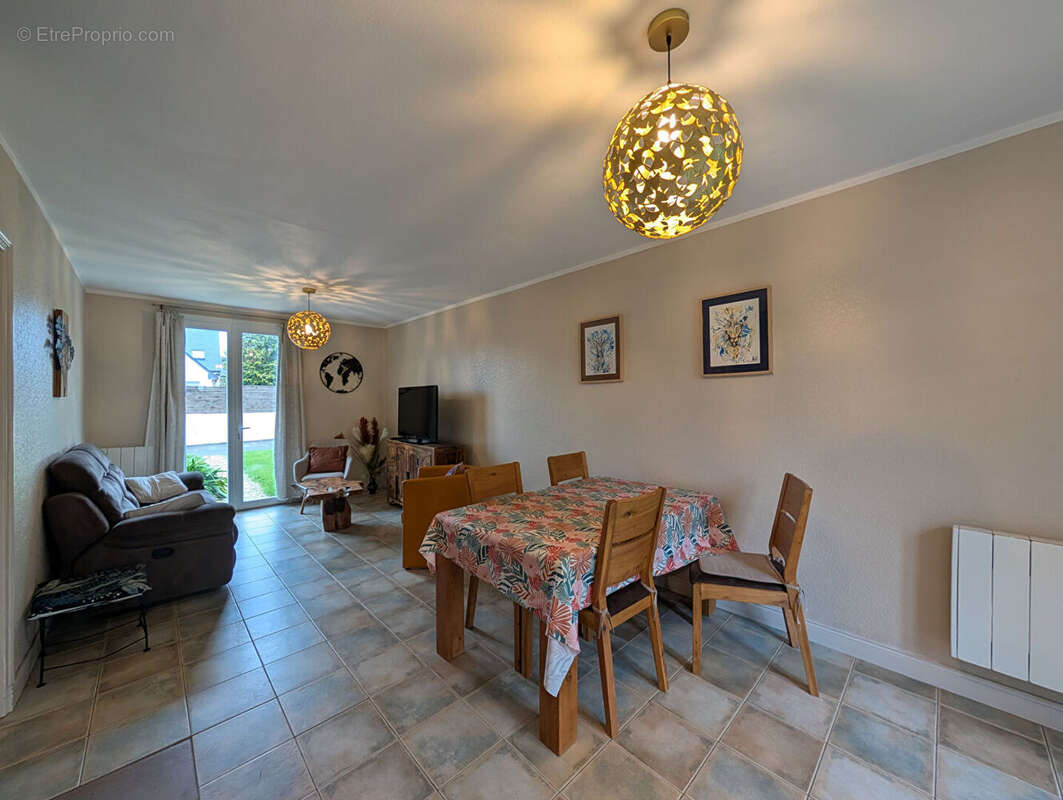 Maison à LE VIVIER-SUR-MER