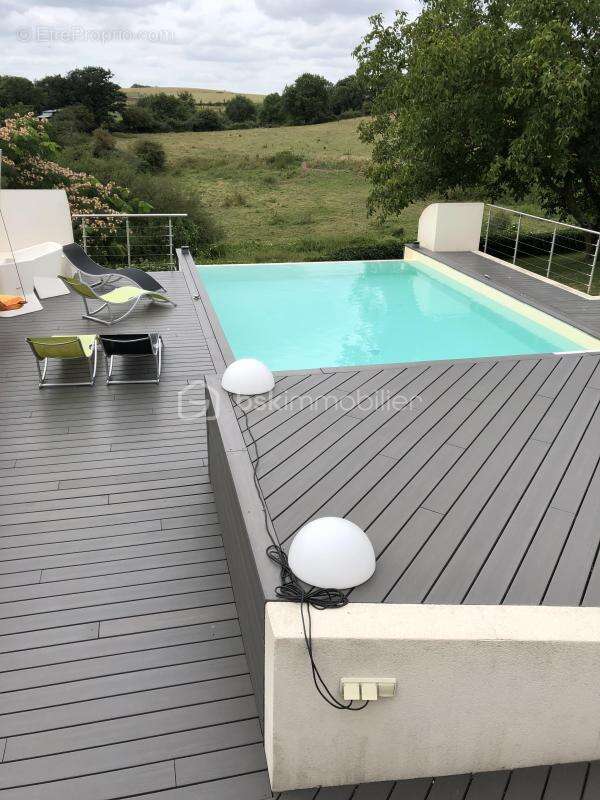 Maison 320 m² à Mortagne-Sur-Sevre  - photo 18