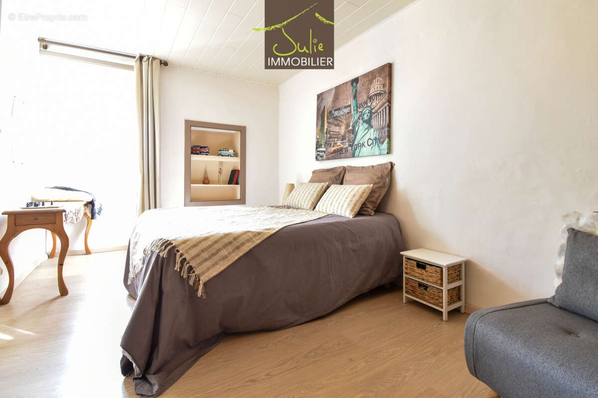 Maison à MONCOUTANT