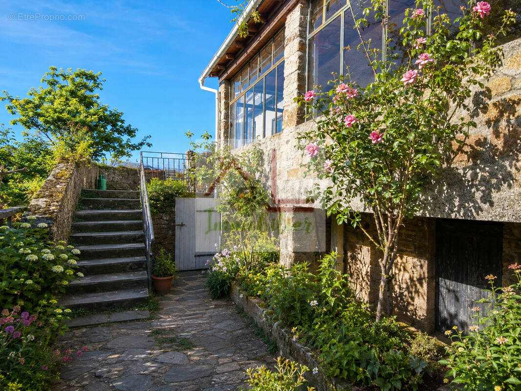 Maison à PREVENCHERES
