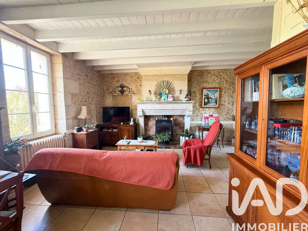 Maison 130 m² à Mourens  - photo 6