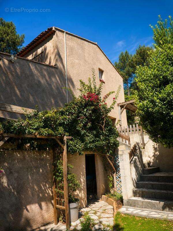 Maison de 3 pièces de 112 m² à La Seyne-sur-Mer - photo 15