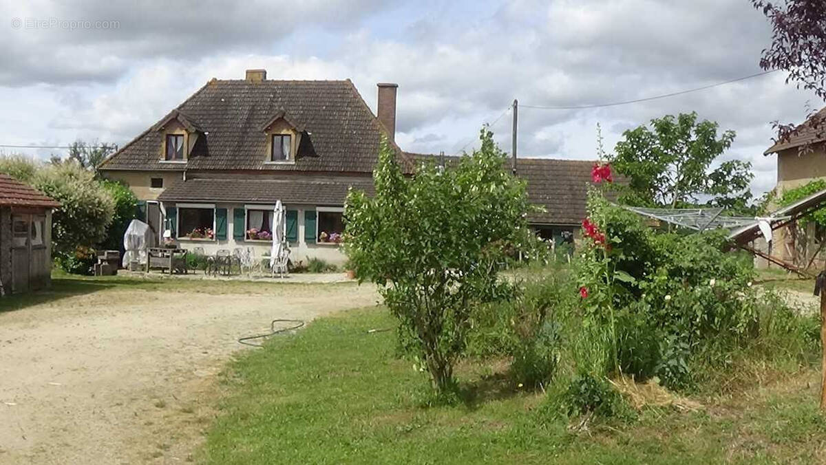 Maison à PERRECY-LES-FORGES