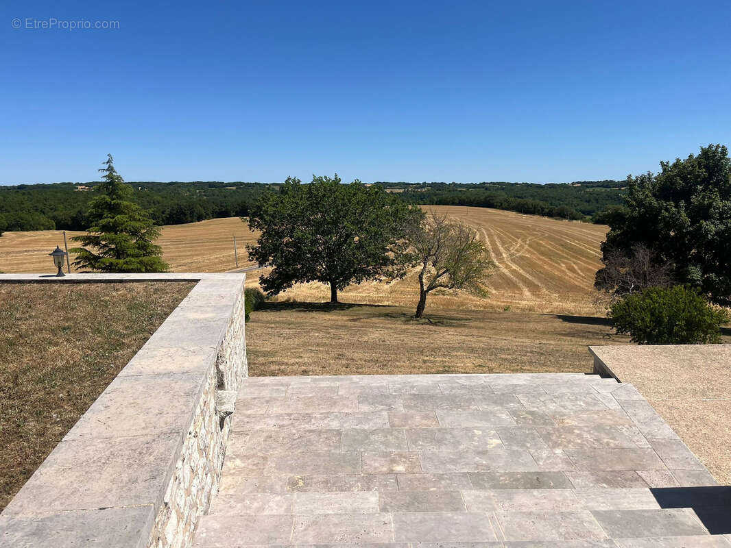 Très belle propriété à vendre dans le sud du Lot sur les hauteurs avec une superbe vue - photo 32