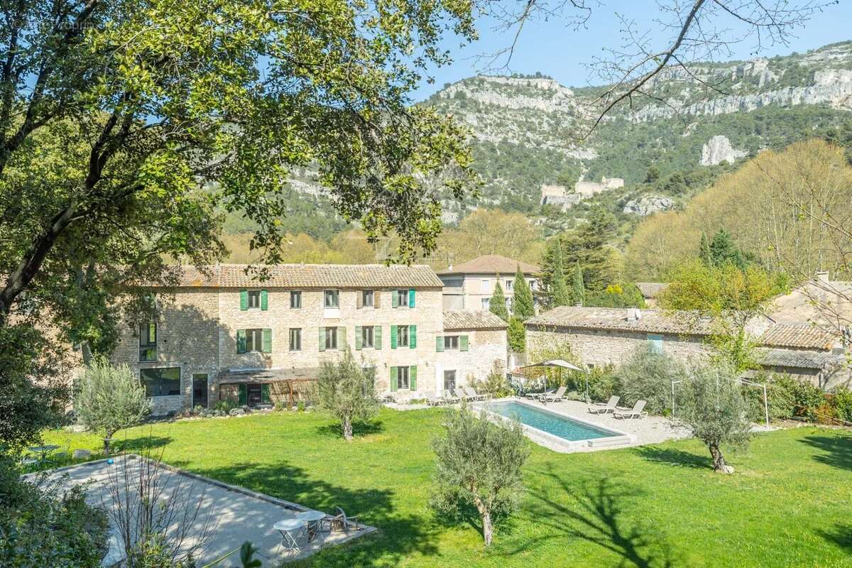 Maison à L'ISLE-SUR-LA-SORGUE