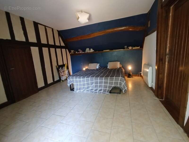 Maison à LA CROIX-DU-PERCHE