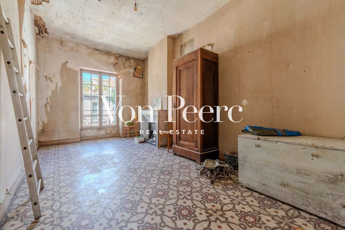 Maison à VILLENEUVE-LES-AVIGNON