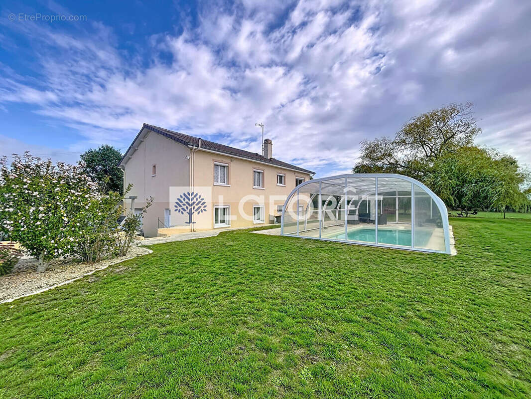 Maison à CHATILLON-SUR-THOUET