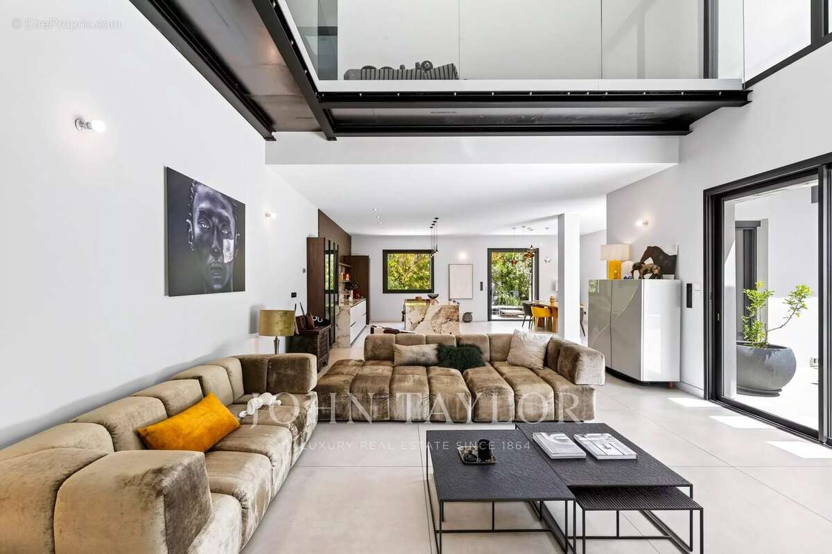 Maison à VENTABREN