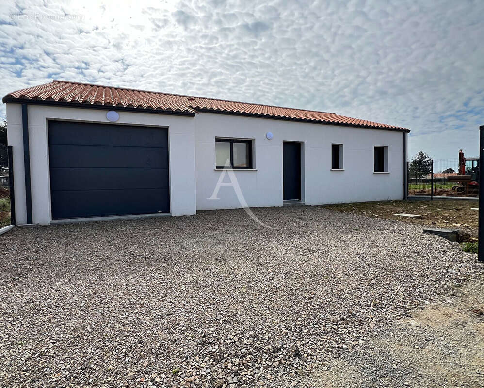Maison à SAINT-VINCENT-SUR-JARD