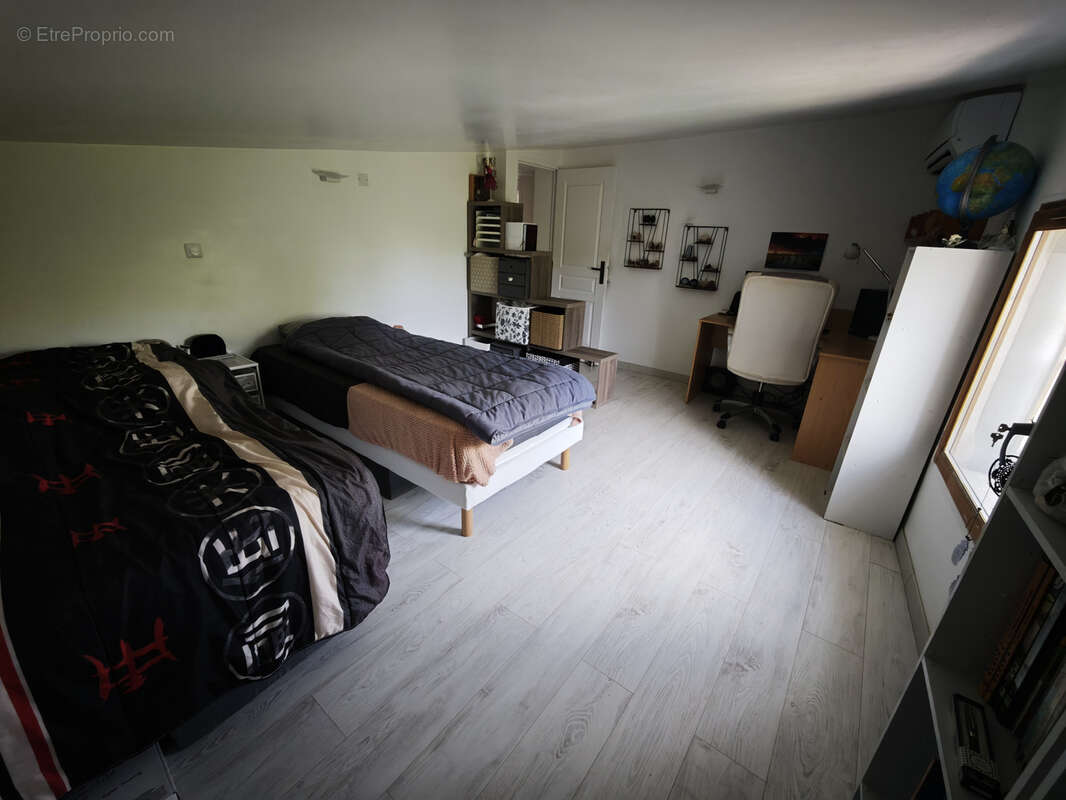 Appartement DUPLEX de 4 pièces, stationnement privée et cave - photo 13