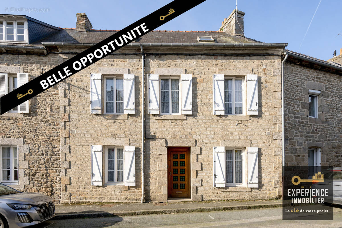 Maison à QUINTIN