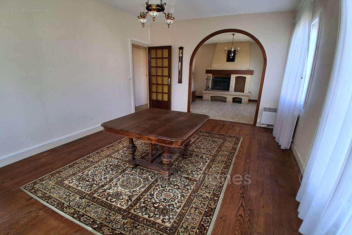Maison 92 m² à Ambares-Et-Lagrave  - photo 3