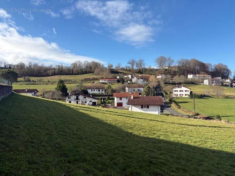 Terrain à SAINT-JEAN-PIED-DE-PORT