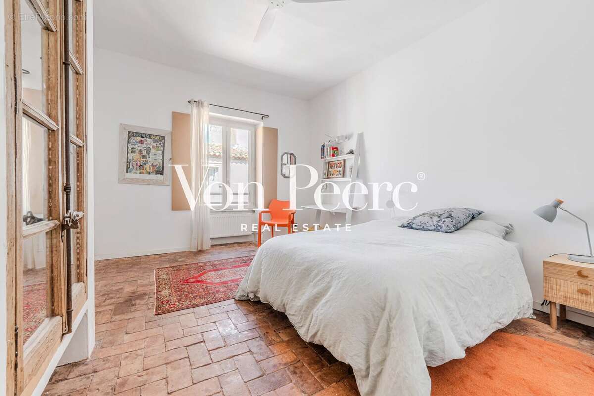 Maison à VILLENEUVE-LES-AVIGNON