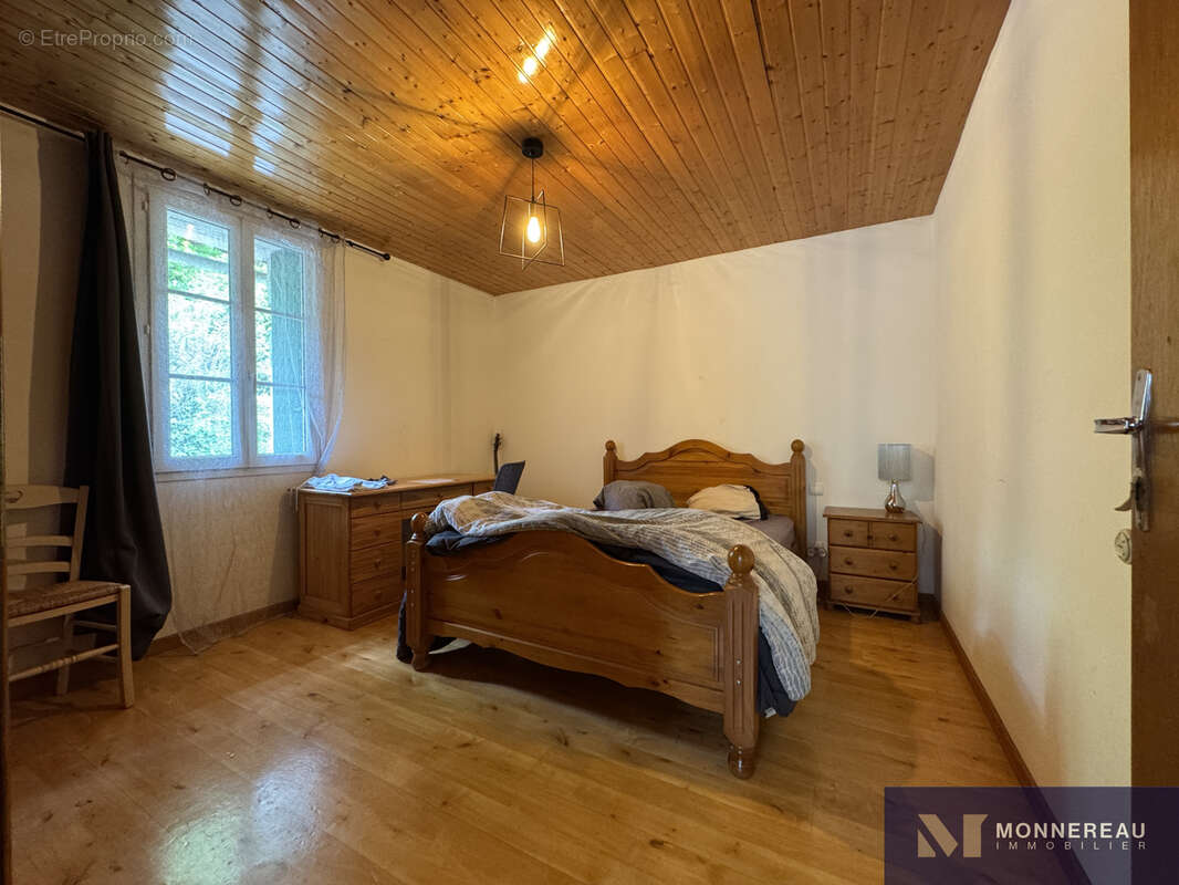 Maison à BAIGNES-SAINTE-RADEGONDE