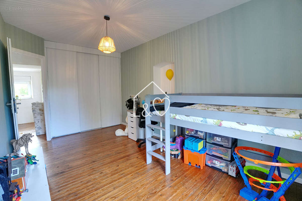 Maison à SAINT-MARTIN-DES-NOYERS