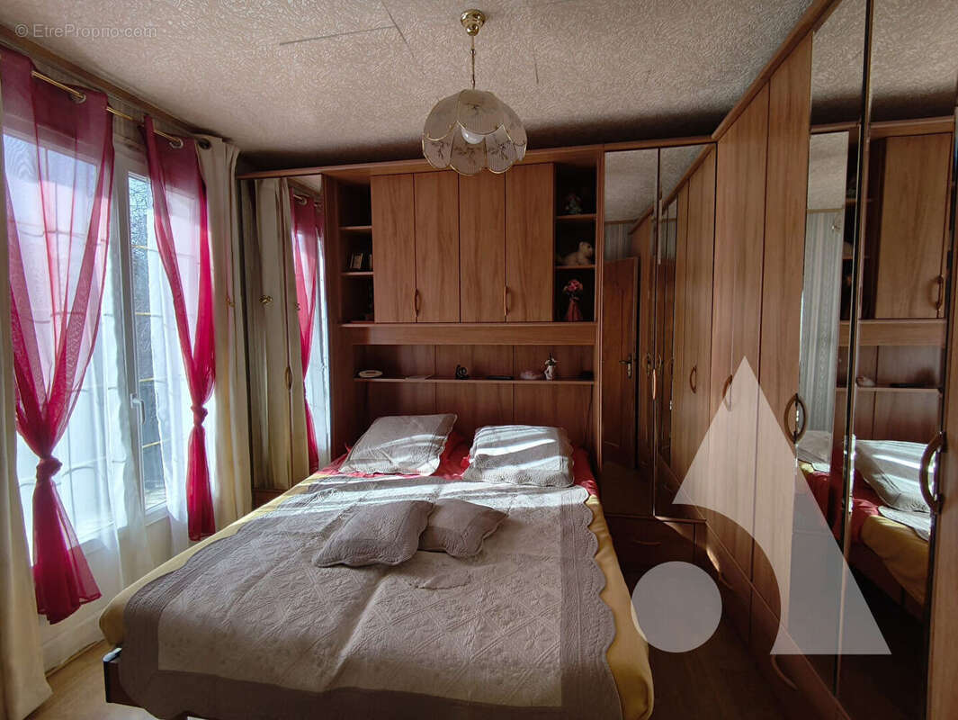 Maison 4 chambres + bureaux - sous sol total - photo 6