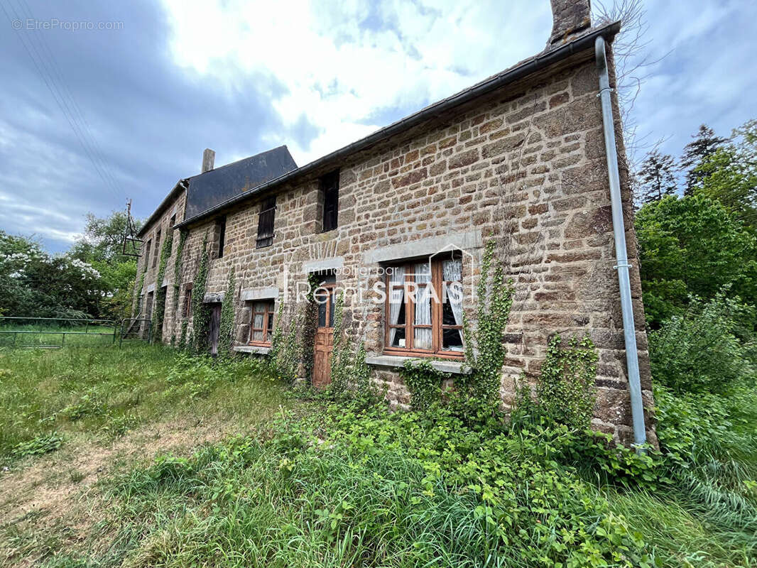 Saint Fraimbault : ancien corps de ferme 12049m² de terrain - photo 14