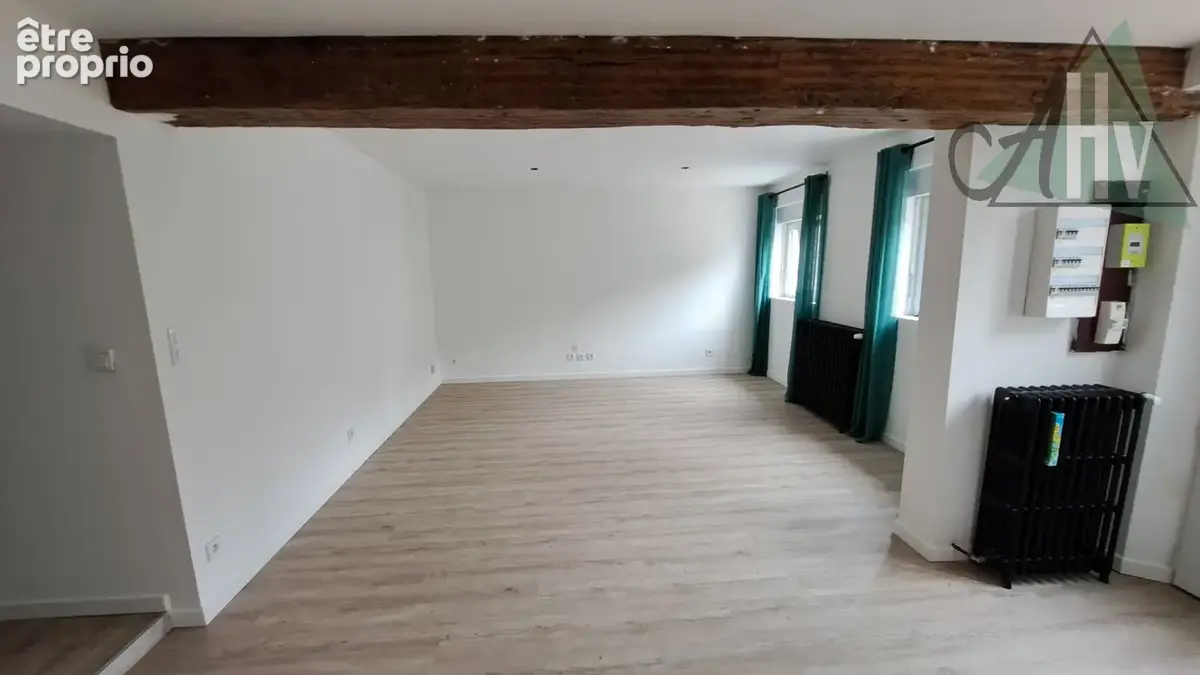 Proche SENS - Maison rénovée de 88 m2 avec 3 chambres, jardin et belle grange de 60 m2. - photo 4