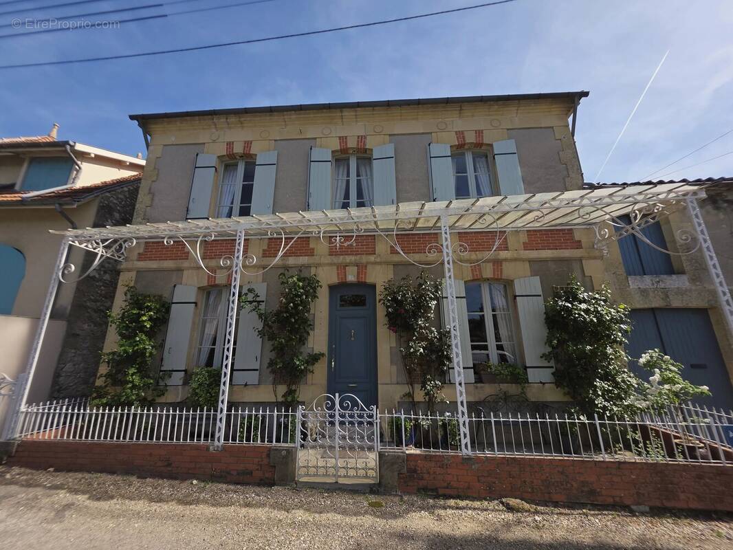 Maison à EYMET