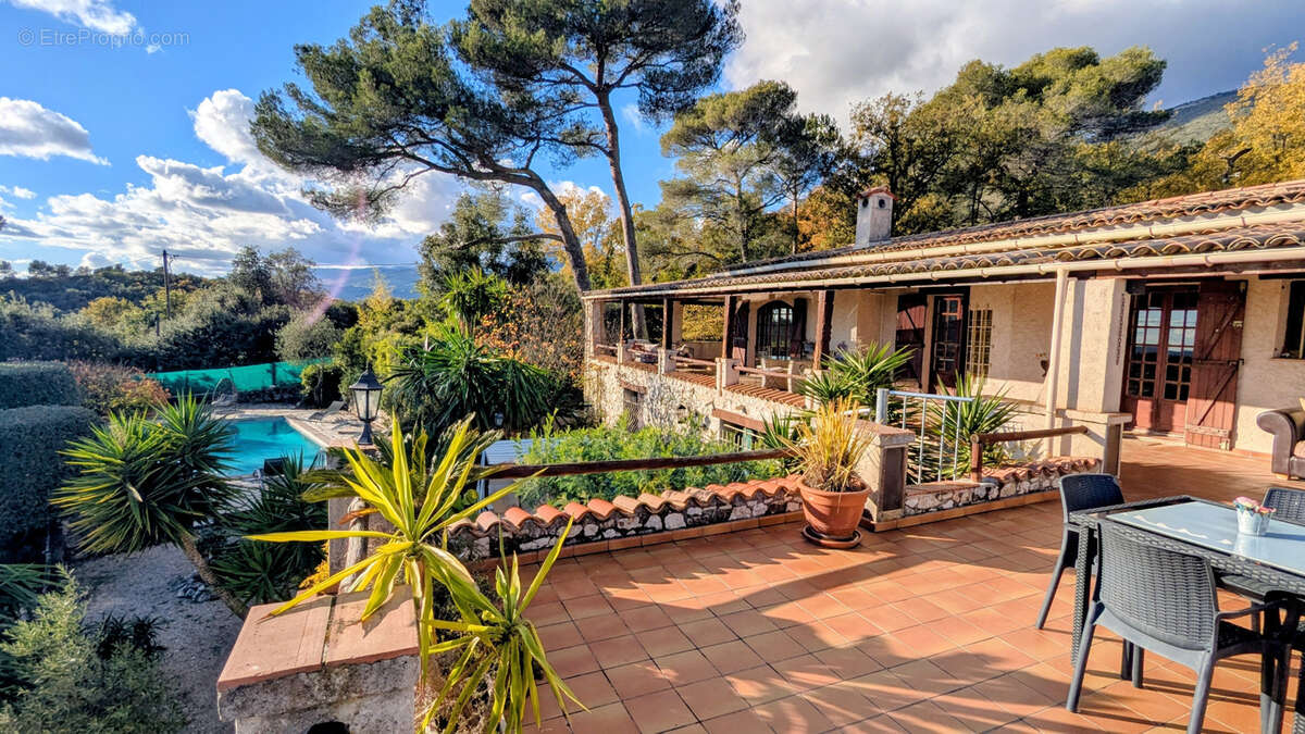 Maison à TOURRETTES-SUR-LOUP