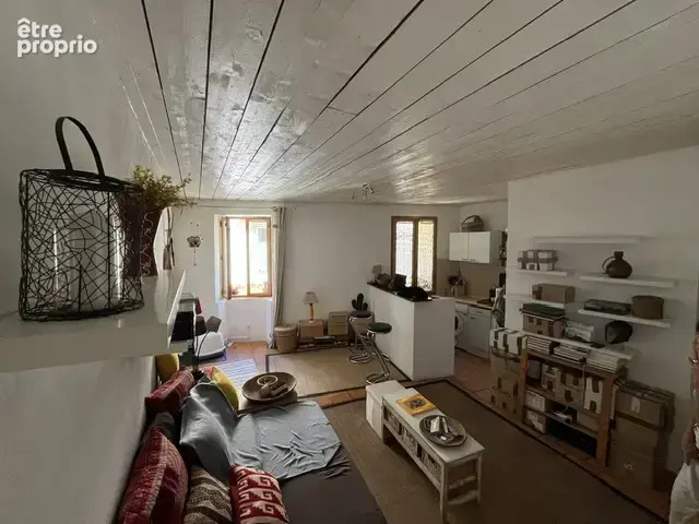 Cœur du village, adorable T2 dans maison de ville rénovée, cave et proximité parking - photo 3