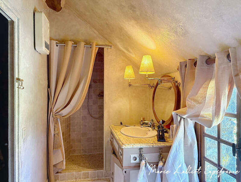 Maison à LA CHAPELLE-LA-REINE