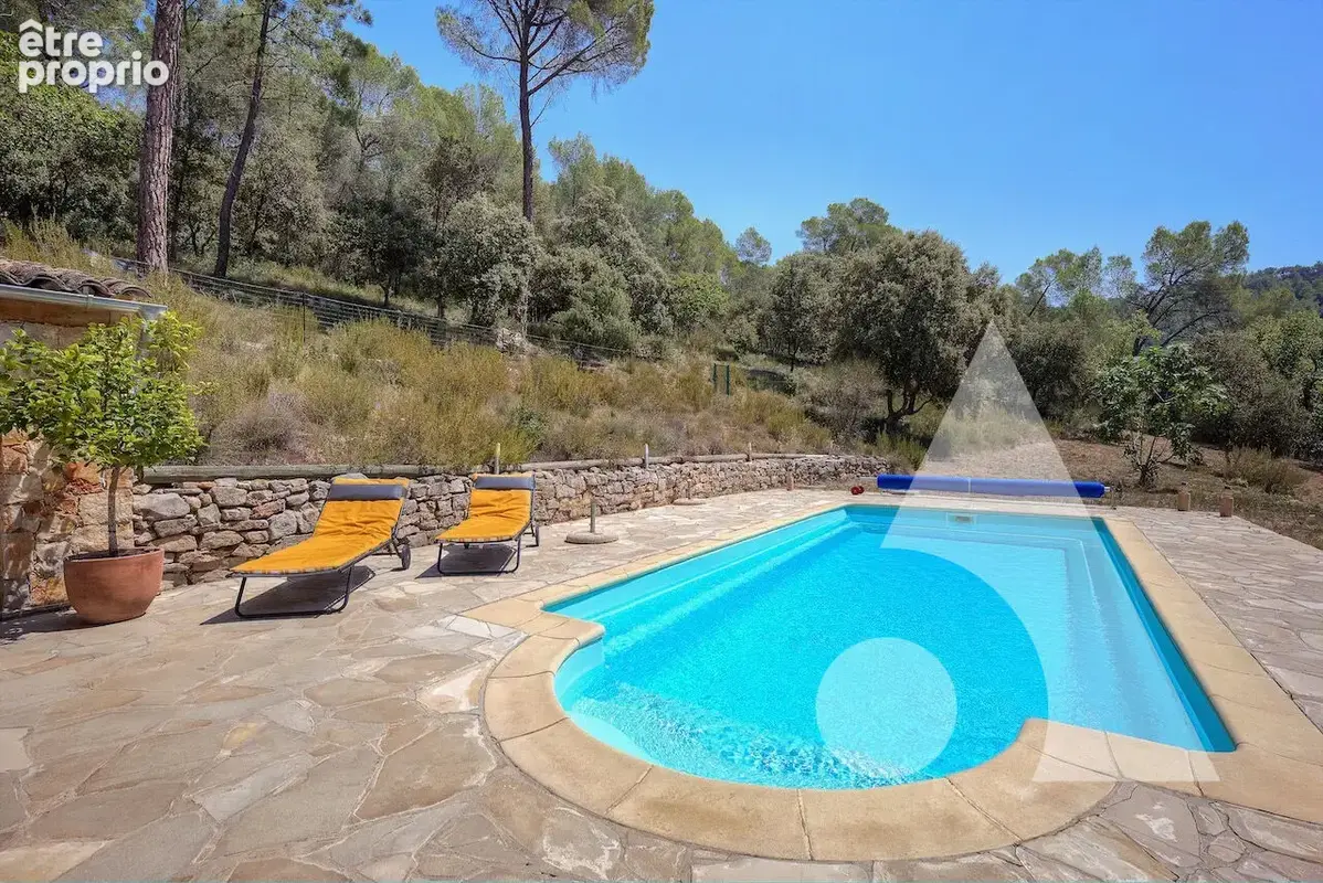 Salernes  Propriété de charme avec piscine au coeur de près de 2 hectares - photo 7