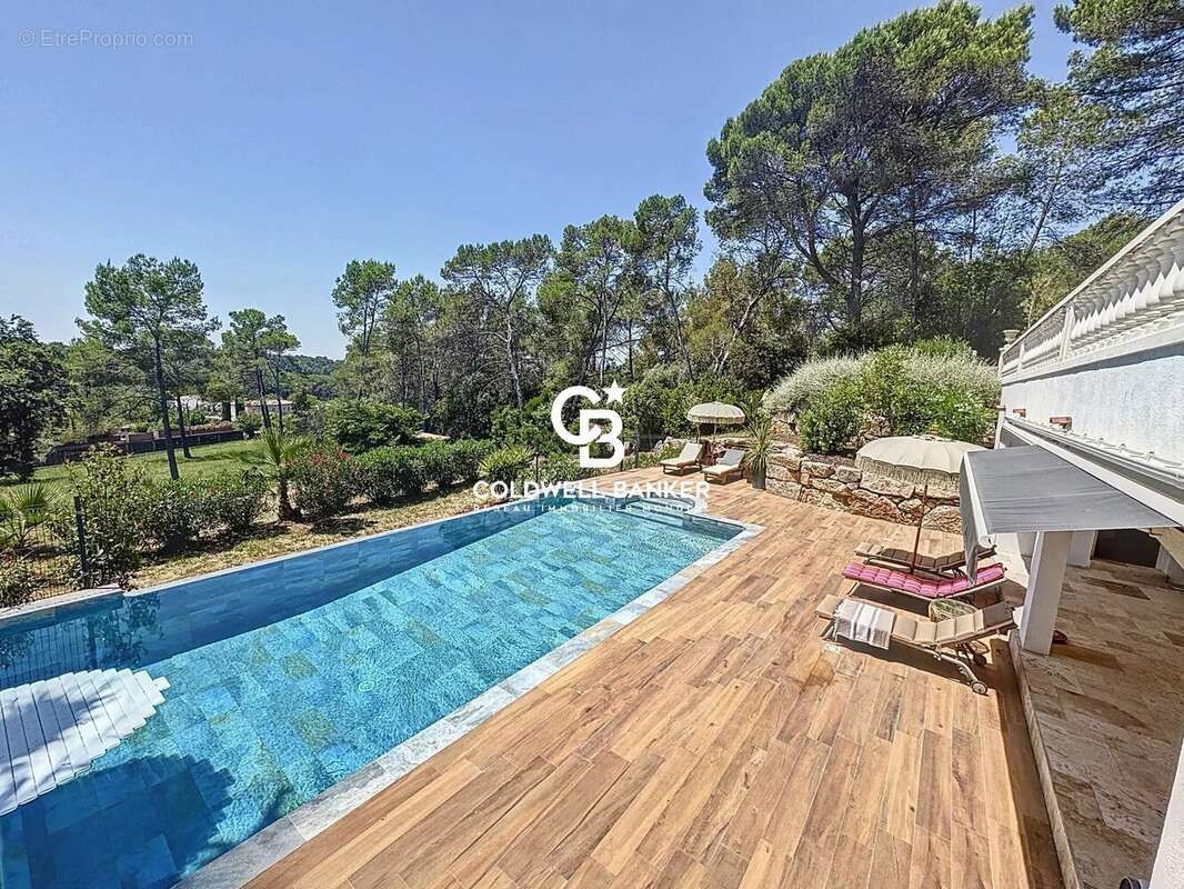 Hauteurs PUGET-SUR-ARGENS – Var est balnéaire Villa de prestige de 245 m² entourée d’un terrain paysager de 5 137 m² - photo 17