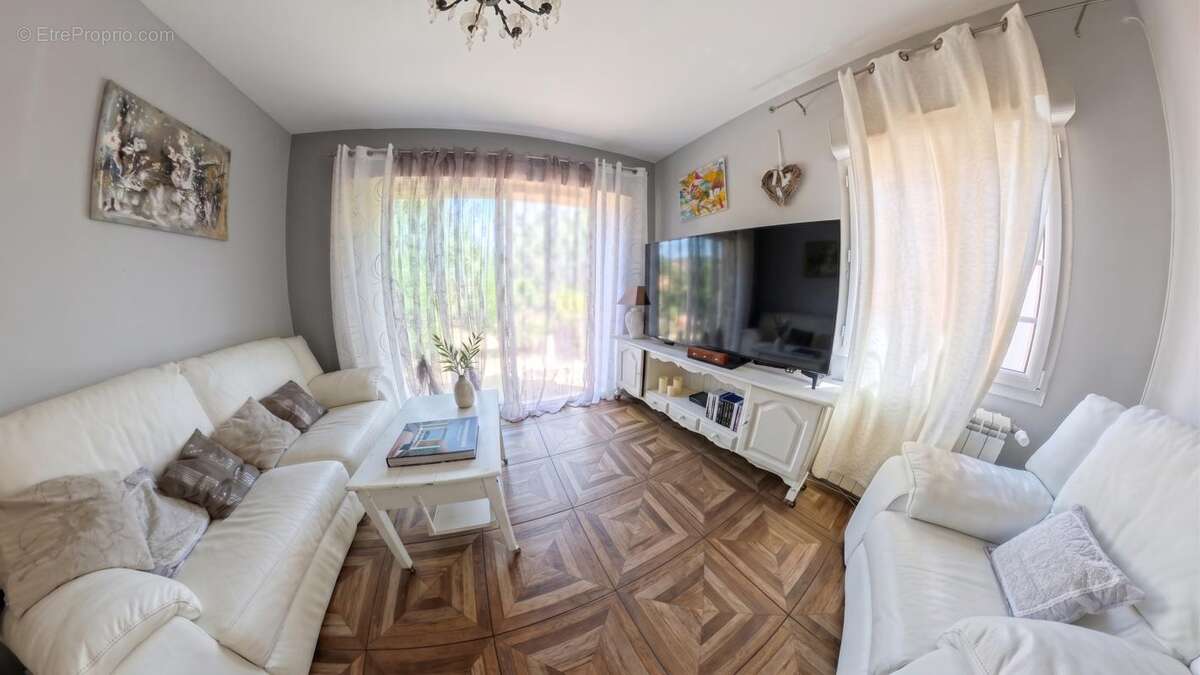 Maison 177 m² à Carmaux  - photo 4