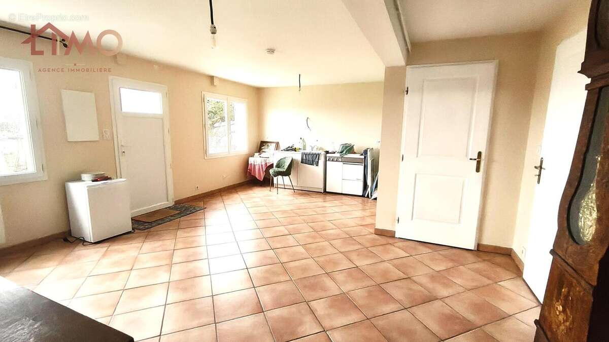 n°9 - Maison à CHAPTELAT