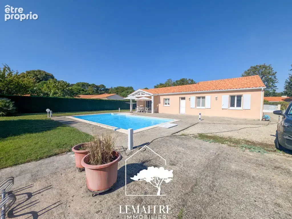 Maison de plain-pied avec piscine   4 chambres   grand terrain de 1 456 m2 - photo 13