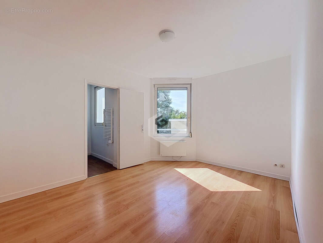 Appartement 45 m² à Reims  - photo 4