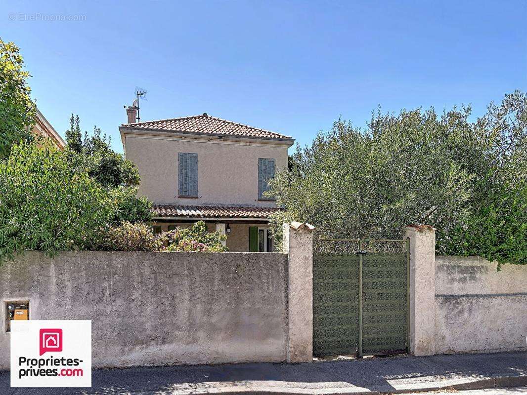 Pointe rouge Villa T4 + T2 + Garage sur 347 m² de terrain - photo 13