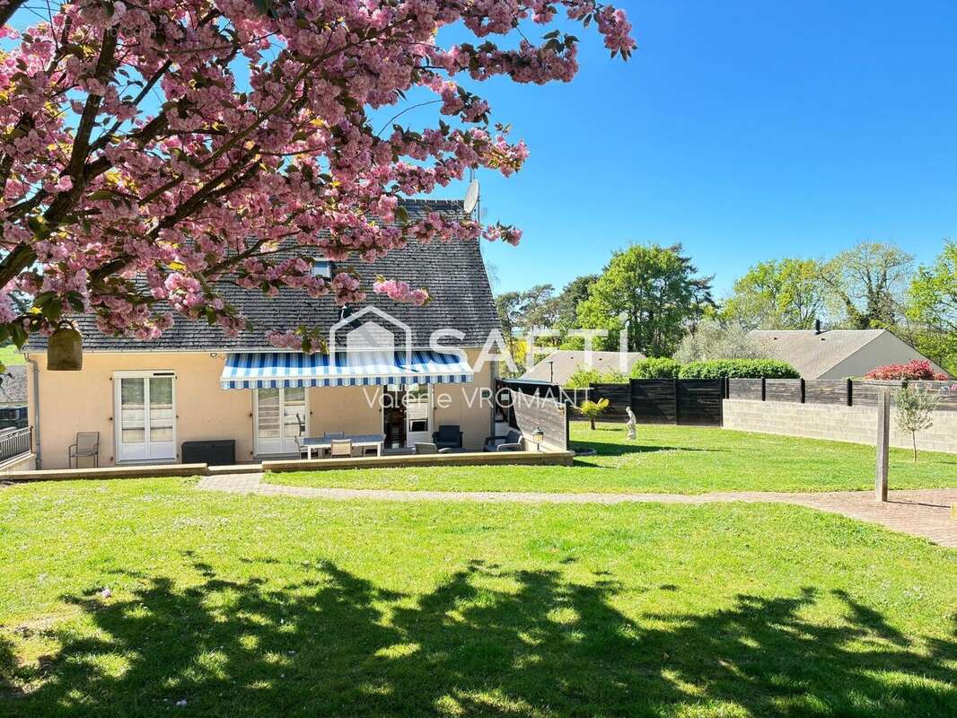 Photo 2 - Maison à LUZILLE