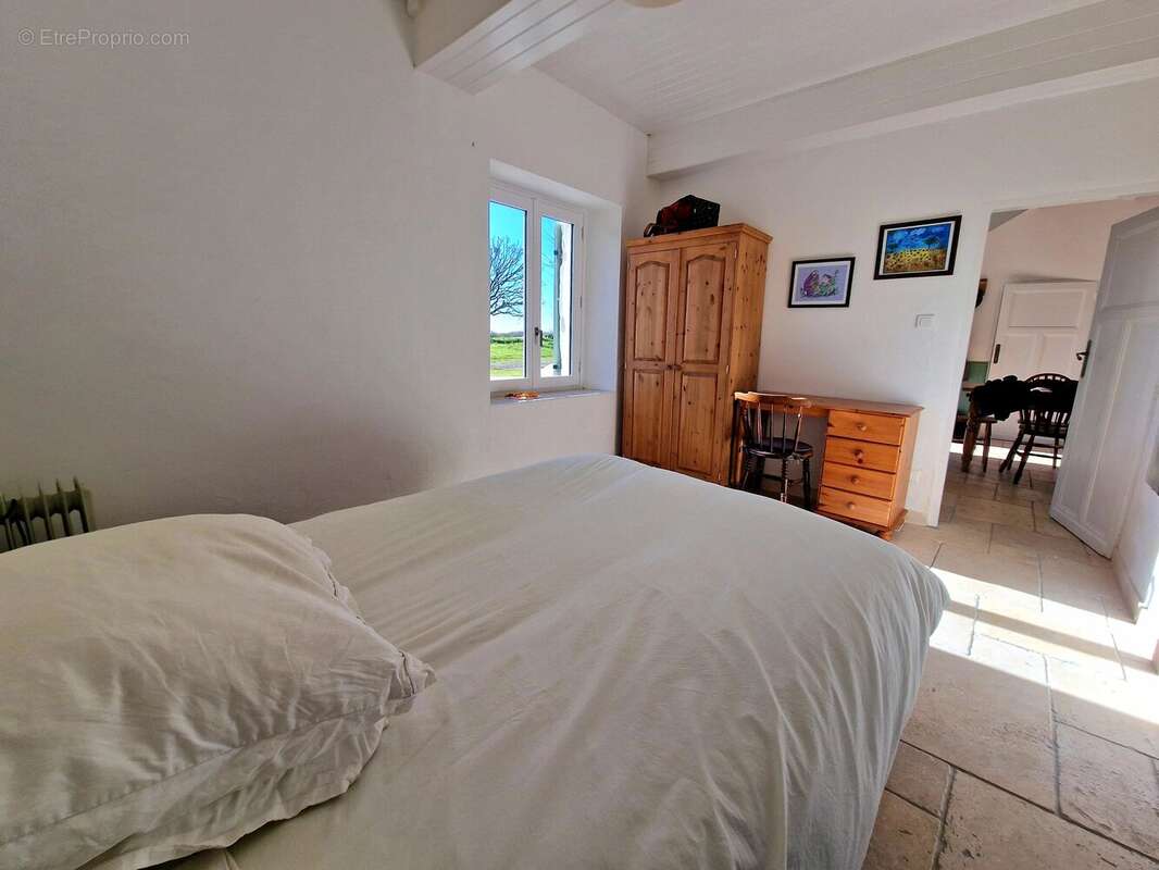Ferme en pierre avec granges à rénover, piscine et VUE - proche d'Eymet ! - photo 12