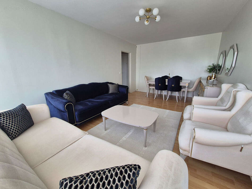 Appartement à DAMMARIE-LES-LYS