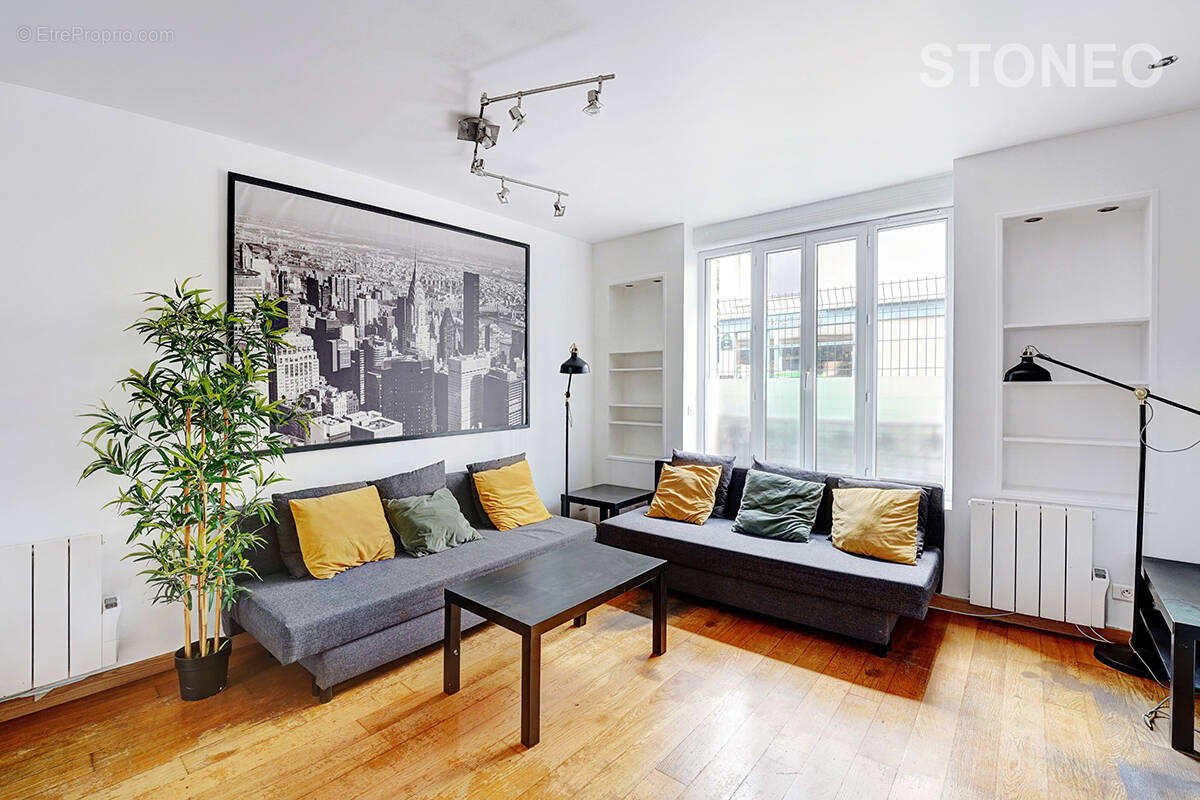 Appartement à PARIS-14E