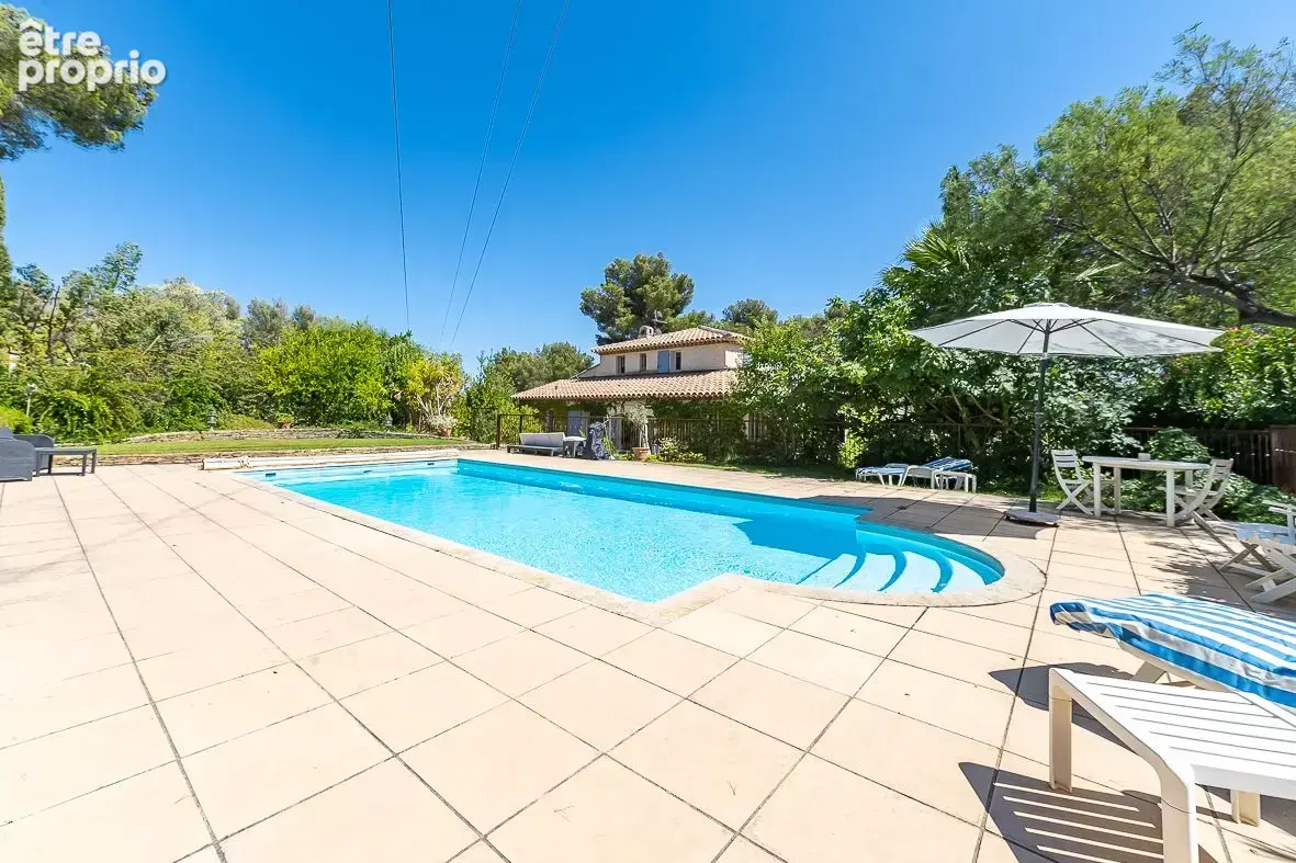 Maison 6 pièces 172 m² à vendre à La Cadiere-D'azur (83740) - photo 3