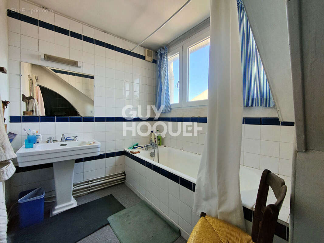 Maison à LA GARENNE-COLOMBES