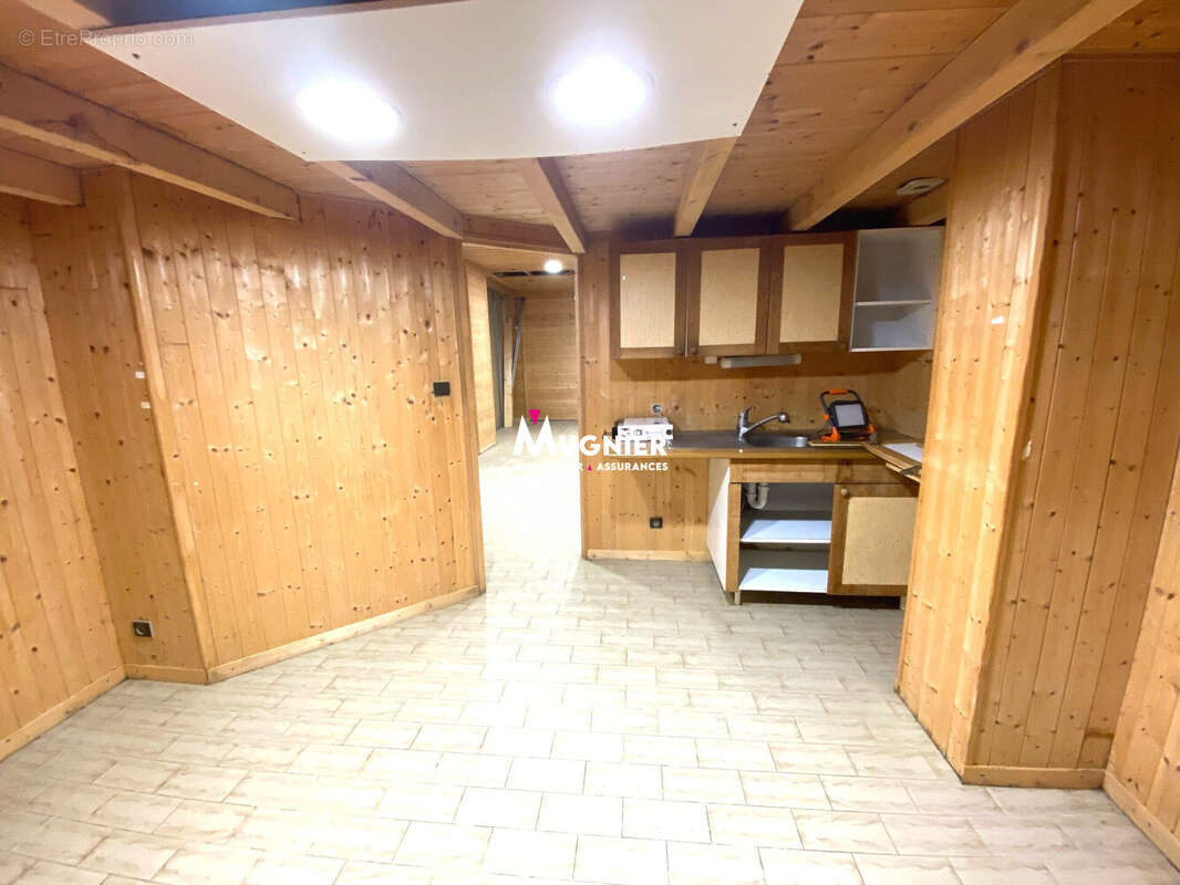 Commerce 102 m² à Taninges  - photo 6