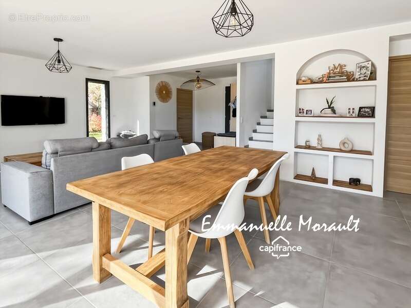 Maison à BAGNOLS-EN-FORET