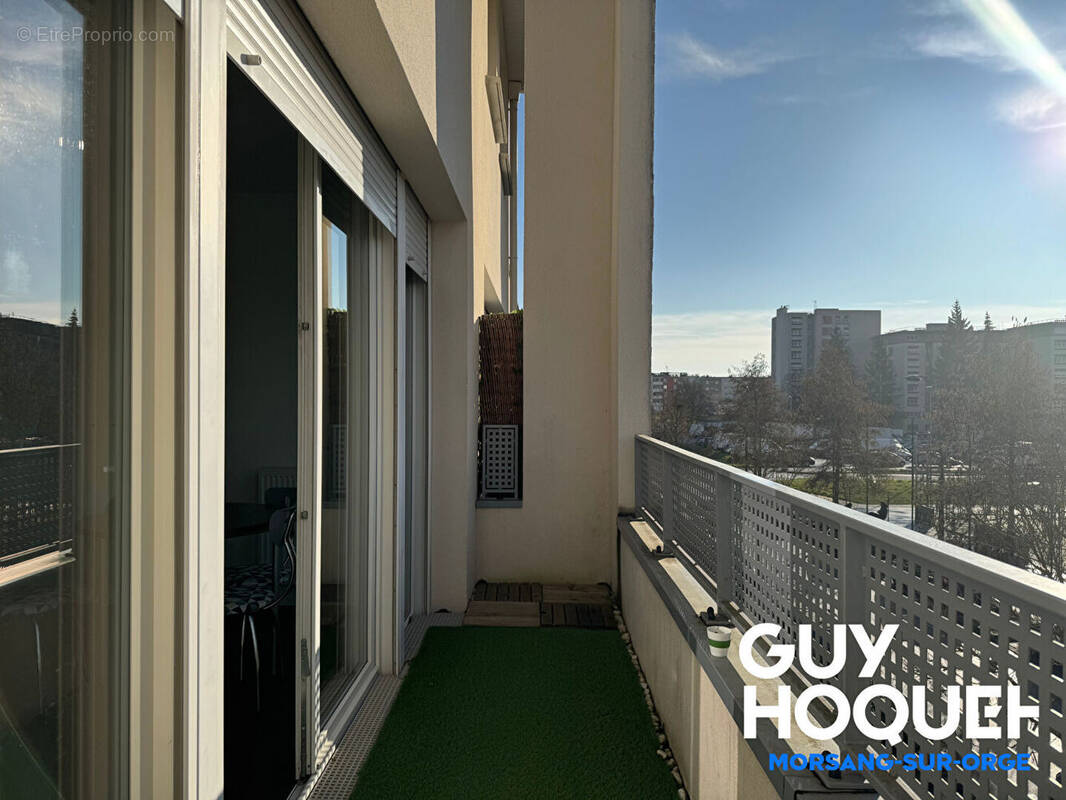 Appartement à FLEURY-MEROGIS
