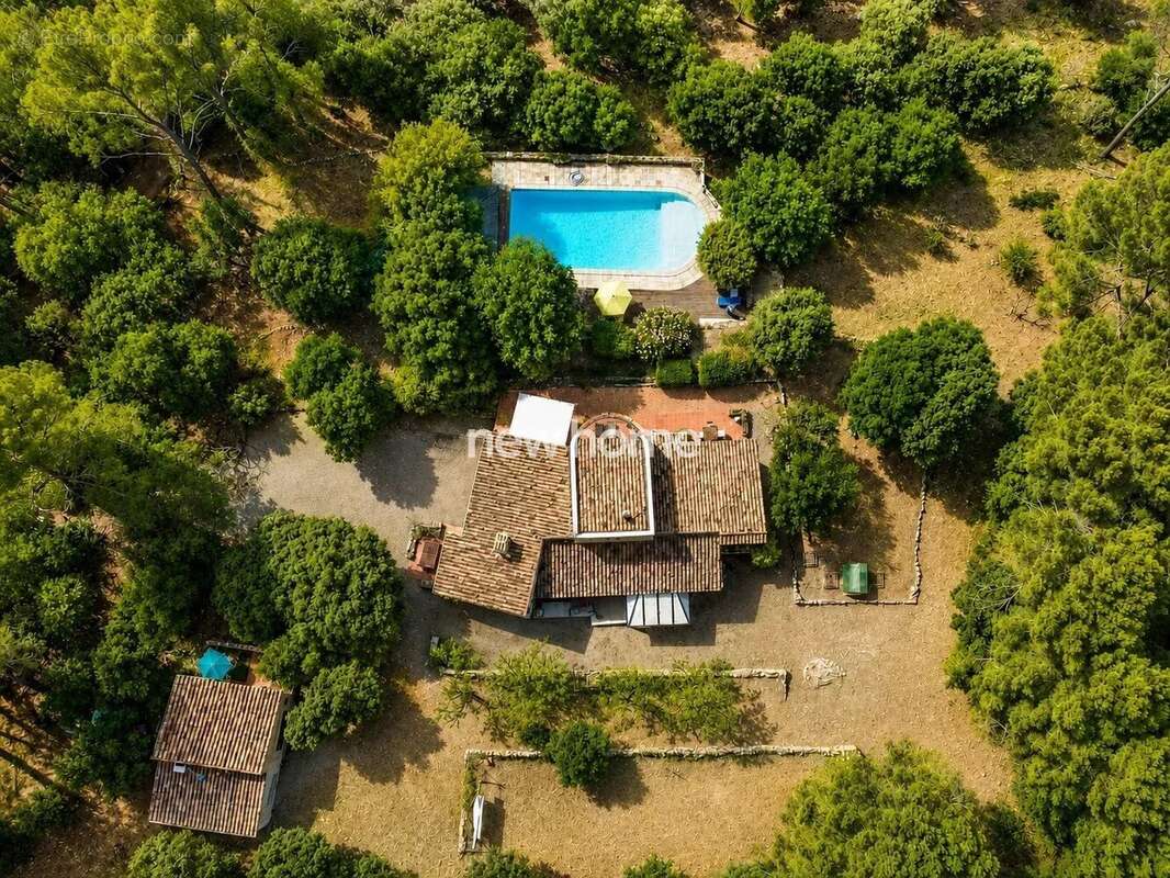 Élégante propriété de caractère avec très belle vue, piscine et gîte indépendant - photo 32