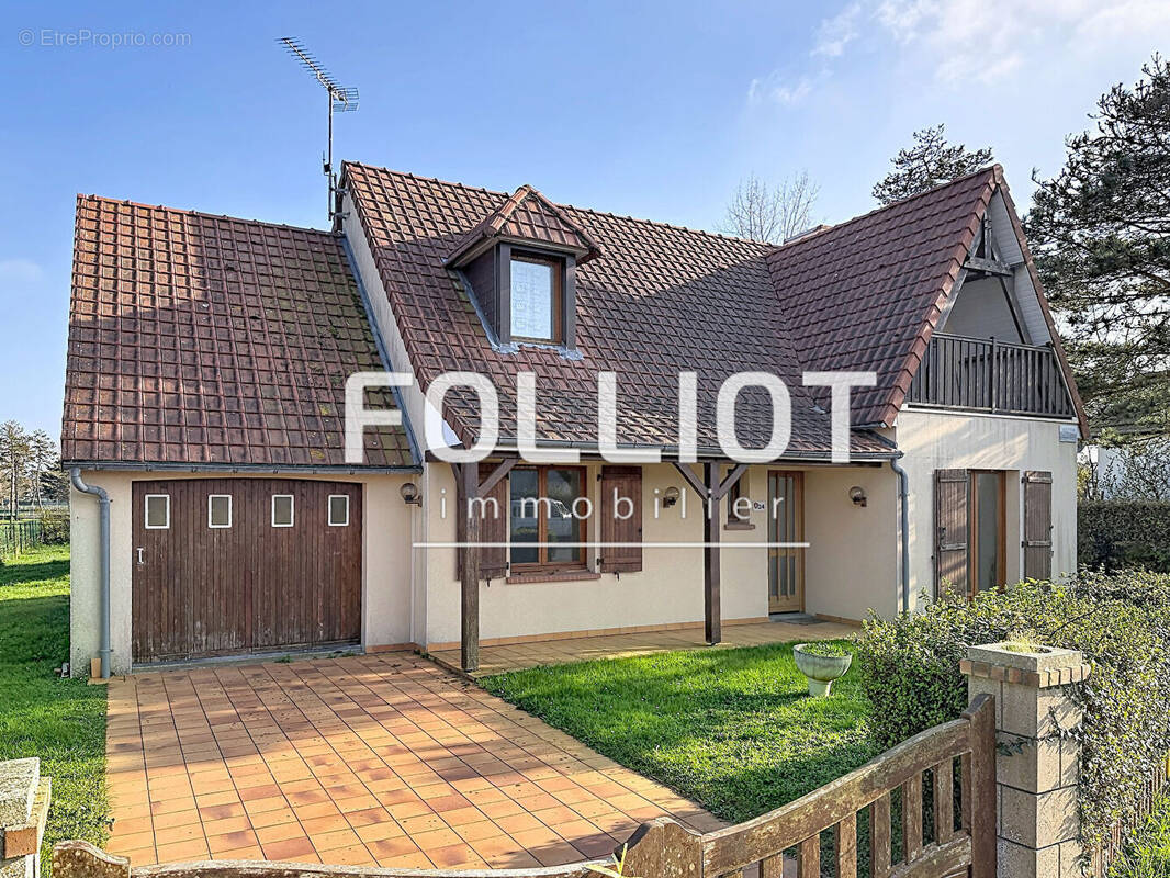 Maison à AGON-COUTAINVILLE